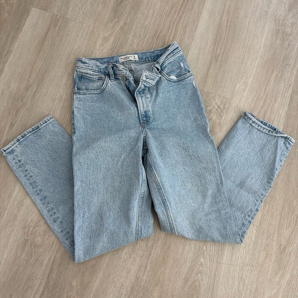 A&F | 90s Straight Ultra High Rise | Size 27 - Picture 2 of 5